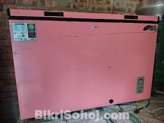 Walton 300 litter deep freeze